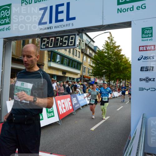 20.09.2026 - PSD Bank Halbmarathon LAZAROV Photography http://msf.ph/oto/10554522 20.09.2026 12:07:58 Ziel 1228, 1238, 1600, 1705, 2173, 2499, 3128, 3130, 3219, 3466, 3486, 3487, 4502, 4776 meine-sportfotos.de