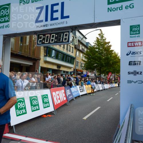 20.09.2026 - PSD Bank Halbmarathon LAZAROV Photography http://msf.ph/oto/10554576 20.09.2026 12:08:17 Ziel 1886, 2298, 2340, 2875, 2905, 2970, 3753 meine-sportfotos.de