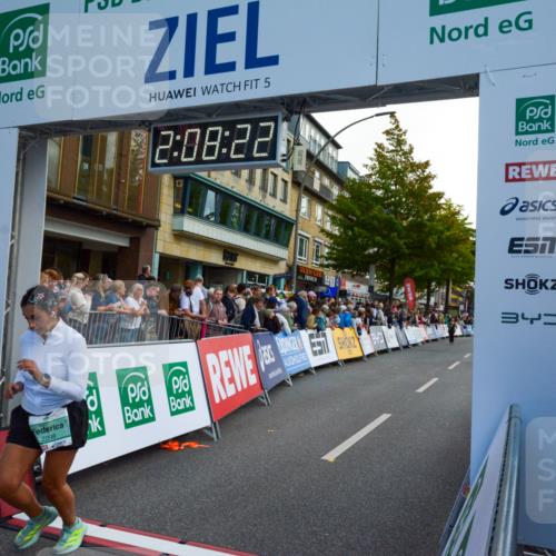20.09.2026 - PSD Bank Halbmarathon LAZAROV Photography http://msf.ph/oto/10554581 20.09.2026 12:08:22 Ziel 2298, 2340, 2905 meine-sportfotos.de