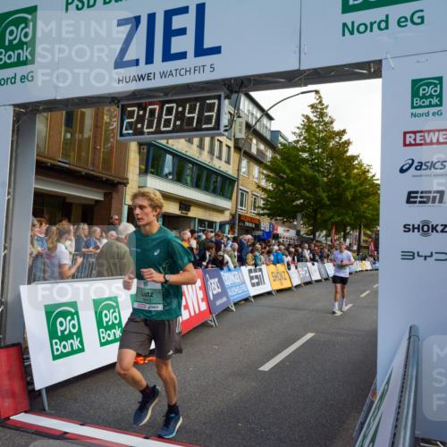 20.09.2026 - PSD Bank Halbmarathon LAZAROV Photography http://msf.ph/oto/10554593 20.09.2026 12:08:42 Ziel 1229, 2478, 2522, 2941, 4511, 4613 meine-sportfotos.de
