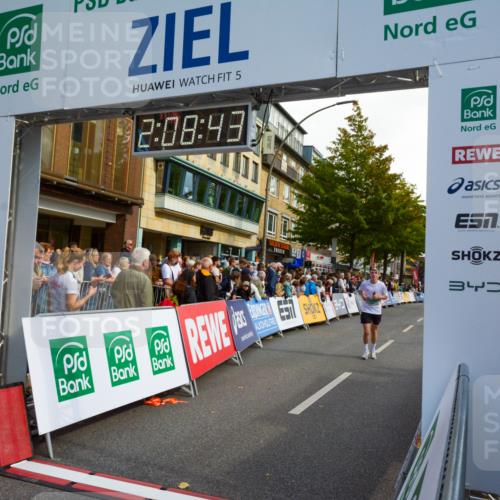 20.09.2026 - PSD Bank Halbmarathon LAZAROV Photography http://msf.ph/oto/10554597 20.09.2026 12:08:43 Ziel 2478, 2522, 4511, 4613 meine-sportfotos.de