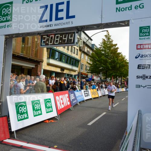 20.09.2026 - PSD Bank Halbmarathon LAZAROV Photography http://msf.ph/oto/10554598 20.09.2026 12:08:43 Ziel 2478, 2522, 4511, 4613 meine-sportfotos.de