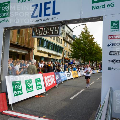 20.09.2026 - PSD Bank Halbmarathon LAZAROV Photography http://msf.ph/oto/10554599 20.09.2026 12:08:43 Ziel 2478, 2522, 4511, 4613 meine-sportfotos.de