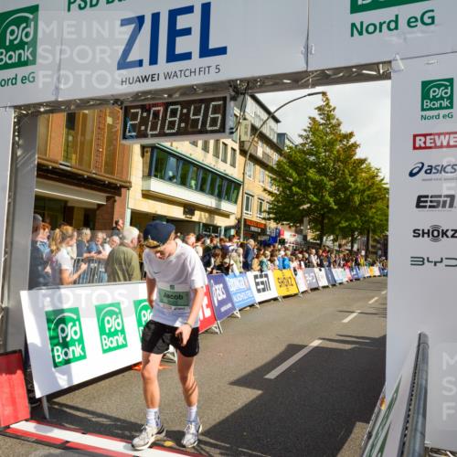 20.09.2026 - PSD Bank Halbmarathon LAZAROV Photography http://msf.ph/oto/10554600 20.09.2026 12:08:46 Ziel 2522, 4511, 4613 meine-sportfotos.de