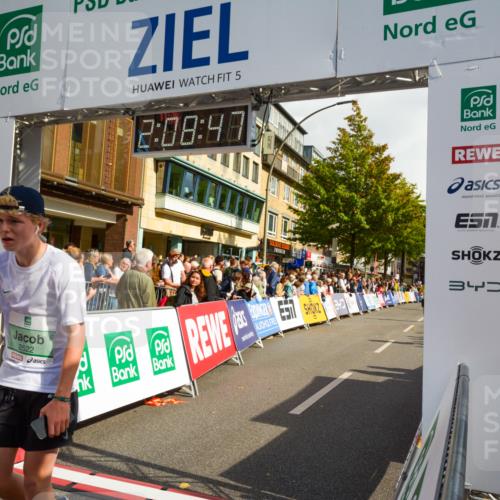 20.09.2026 - PSD Bank Halbmarathon LAZAROV Photography http://msf.ph/oto/10554605 20.09.2026 12:08:47 Ziel 2522, 4511, 4613 meine-sportfotos.de