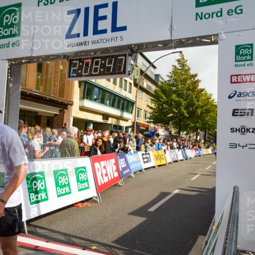 20.09.2026 - PSD Bank Halbmarathon LAZAROV Photography http://msf.ph/oto/10554606 20.09.2026 12:08:47 Ziel 2522, 4511, 4613 meine-sportfotos.de