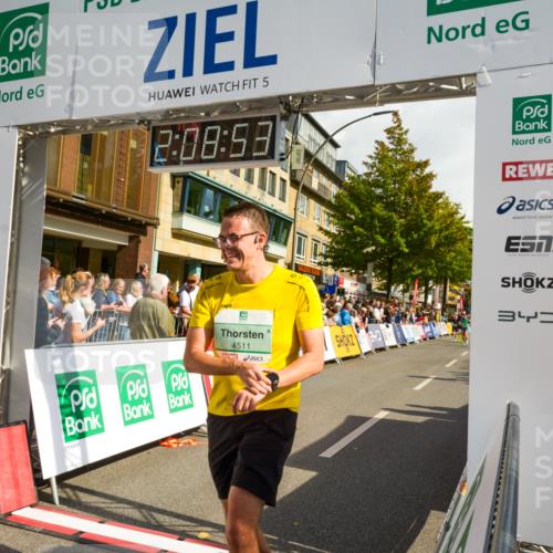 20.09.2026 - PSD Bank Halbmarathon LAZAROV Photography http://msf.ph/oto/10554609 20.09.2026 12:08:53 Ziel 2621, 3279, 3690, 4046, 4511 meine-sportfotos.de