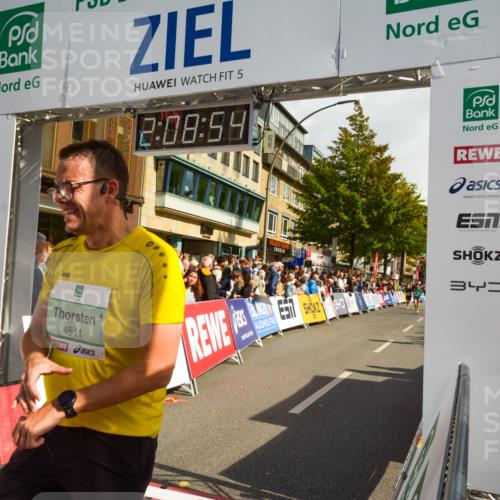 20.09.2026 - PSD Bank Halbmarathon LAZAROV Photography http://msf.ph/oto/10554611 20.09.2026 12:08:53 Ziel 2621, 3279, 3690, 4046, 4511 meine-sportfotos.de