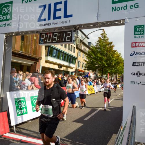 20.09.2026 - PSD Bank Halbmarathon LAZAROV Photography http://msf.ph/oto/10554628 20.09.2026 12:09:11 Ziel 1065, 1066, 1290, 1534, 1945, 2188, 2405, 3250, 3432, 4240, 4559 meine-sportfotos.de