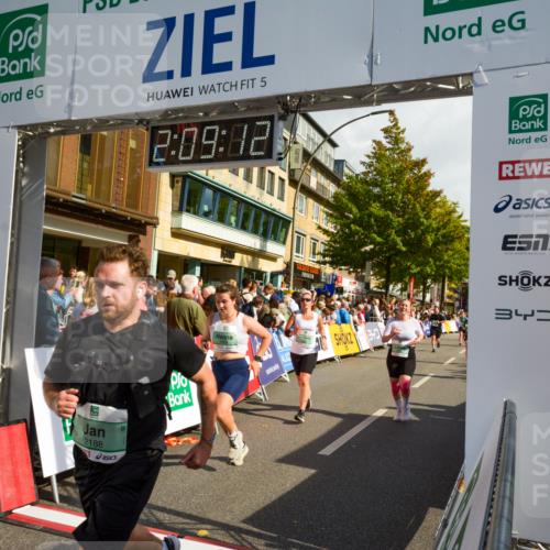 20.09.2026 - PSD Bank Halbmarathon LAZAROV Photography http://msf.ph/oto/10554629 20.09.2026 12:09:11 Ziel 1065, 1066, 1290, 1534, 1945, 2188, 2405, 3250, 3432, 4240, 4559 meine-sportfotos.de