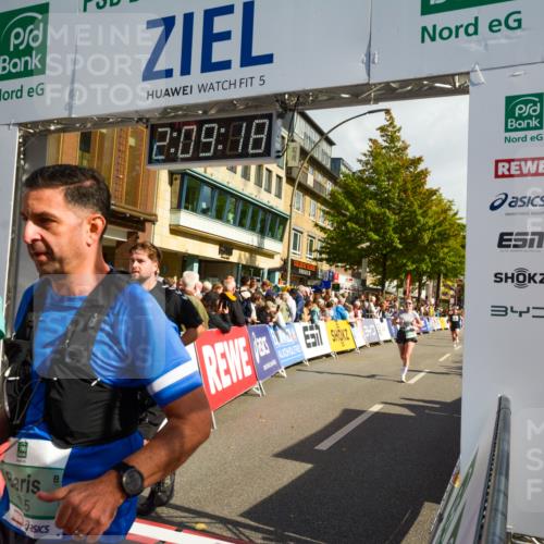 20.09.2026 - PSD Bank Halbmarathon LAZAROV Photography http://msf.ph/oto/10554651 20.09.2026 12:09:18 Ziel 1065, 1066, 1290, 1534, 1945, 2405, 3250, 3432, 3658, 4064, 4240, 4559 meine-sportfotos.de