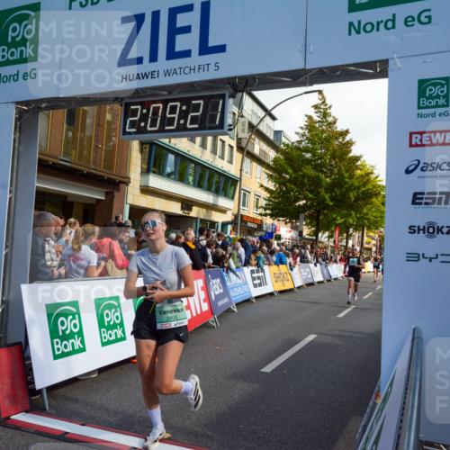 20.09.2026 - PSD Bank Halbmarathon LAZAROV Photography http://msf.ph/oto/10554655 20.09.2026 12:09:20 Ziel 1065, 1066, 1176, 1945, 2405, 3432, 3658, 3813, 4064, 4233, 4234, 4240, 4559 meine-sportfotos.de