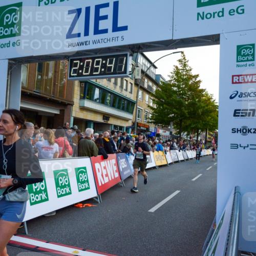 20.09.2026 - PSD Bank Halbmarathon LAZAROV Photography http://msf.ph/oto/10554713 20.09.2026 12:09:40 Ziel 1031, 1167, 1772, 1923, 2004, 2025, 2198, 2526, 3137, 3339, 3816, 4030, 4185, 4196 meine-sportfotos.de