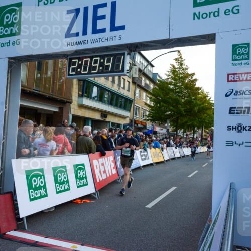 20.09.2026 - PSD Bank Halbmarathon LAZAROV Photography http://msf.ph/oto/10554715 20.09.2026 12:09:41 Ziel 1031, 1167, 1772, 1923, 2004, 2025, 2198, 2526, 3137, 3339, 3816, 4030, 4185, 4196, 4715 meine-sportfotos.de