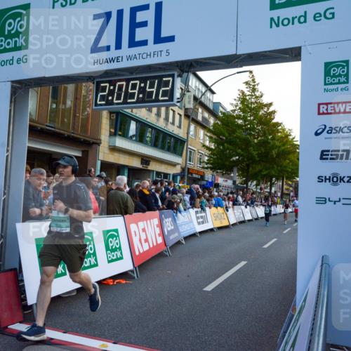 20.09.2026 - PSD Bank Halbmarathon LAZAROV Photography http://msf.ph/oto/10554717 20.09.2026 12:09:42 Ziel 1167, 1772, 1923, 2004, 2025, 2198, 2526, 3137, 3816, 4030, 4185, 4196, 4715 meine-sportfotos.de
