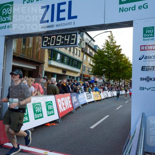 20.09.2026 - PSD Bank Halbmarathon LAZAROV Photography http://msf.ph/oto/10554718 20.09.2026 12:09:42 Ziel 1167, 1772, 1923, 2004, 2025, 2198, 2526, 3137, 3816, 4030, 4185, 4196, 4715 meine-sportfotos.de