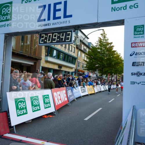 20.09.2026 - PSD Bank Halbmarathon LAZAROV Photography http://msf.ph/oto/10554722 20.09.2026 12:09:43 Ziel 1167, 1772, 1923, 2004, 2018, 2025, 2198, 3816, 4030, 4185, 4196, 4715 meine-sportfotos.de