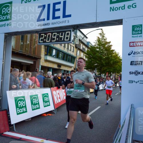 20.09.2026 - PSD Bank Halbmarathon LAZAROV Photography http://msf.ph/oto/10554724 20.09.2026 12:09:47 Ziel 1772, 1923, 2004, 2018, 2025, 2434, 2599, 4185, 4196, 4703, 4715 meine-sportfotos.de