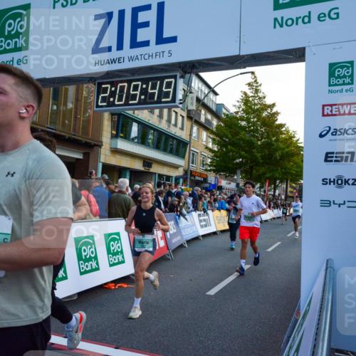 20.09.2026 - PSD Bank Halbmarathon LAZAROV Photography http://msf.ph/oto/10554728 20.09.2026 12:09:48 Ziel 1772, 1923, 2004, 2018, 2025, 2434, 2599, 4185, 4196, 4703, 4715 meine-sportfotos.de