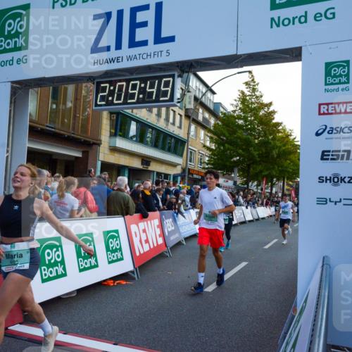 20.09.2026 - PSD Bank Halbmarathon LAZAROV Photography http://msf.ph/oto/10554732 20.09.2026 12:09:49 Ziel 1772, 1923, 2004, 2018, 2434, 2599, 4185, 4196, 4703, 4715 meine-sportfotos.de