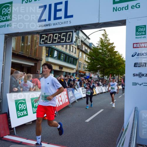 20.09.2026 - PSD Bank Halbmarathon LAZAROV Photography http://msf.ph/oto/10554737 20.09.2026 12:09:49 Ziel 1772, 1923, 2004, 2018, 2434, 2599, 4185, 4196, 4703, 4715 meine-sportfotos.de