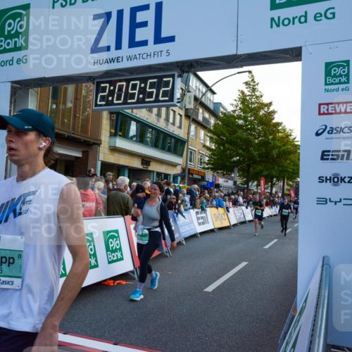 20.09.2026 - PSD Bank Halbmarathon LAZAROV Photography http://msf.ph/oto/10554747 20.09.2026 12:09:52 Ziel 1772, 1923, 2004, 2018, 2434, 2497, 2599, 4185, 4196, 4703, 4715 meine-sportfotos.de