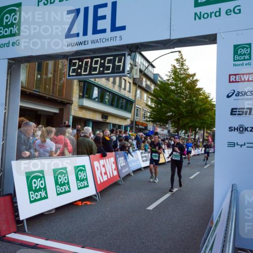 20.09.2026 - PSD Bank Halbmarathon LAZAROV Photography http://msf.ph/oto/10554755 20.09.2026 12:09:54 Ziel 1180, 1772, 1923, 2004, 2018, 2434, 2497, 2599, 2667, 4185, 4196, 4703, 4715 meine-sportfotos.de