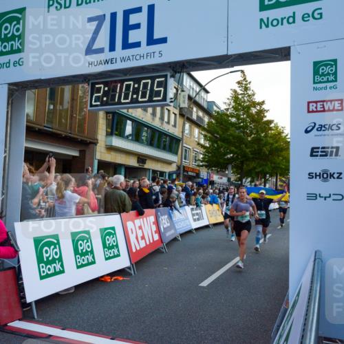20.09.2026 - PSD Bank Halbmarathon LAZAROV Photography http://msf.ph/oto/10554770 20.09.2026 12:10:04 Ziel 1179, 1180, 1942, 2278, 2497, 2667, 2963, 3338, 4301, 4397, 4490 meine-sportfotos.de