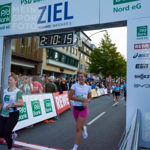 20.09.2026 - PSD Bank Halbmarathon LAZAROV Photography http://msf.ph/oto/10554802 20.09.2026 12:10:14 Ziel 1075, 1076, 1179, 1878, 1942, 2163, 2278, 2826, 2963, 3338, 3391, 3742, 3897, 4301, 4490 meine-sportfotos.de