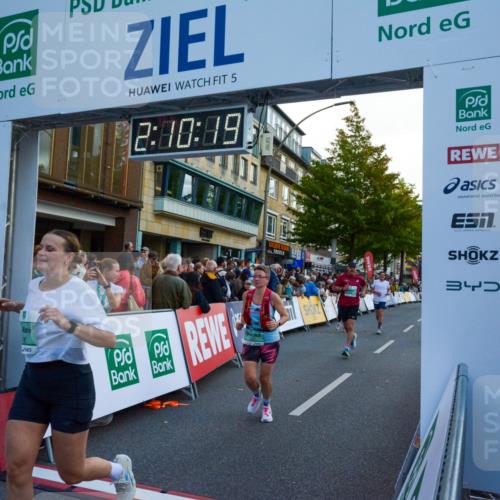 20.09.2026 - PSD Bank Halbmarathon LAZAROV Photography http://msf.ph/oto/10554817 20.09.2026 12:10:18 Ziel 1075, 1076, 1878, 2163, 2826, 3391, 3742, 3897, 4301, 4490, 4576, 4577 meine-sportfotos.de
