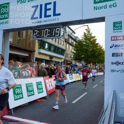 20.09.2026 - PSD Bank Halbmarathon LAZAROV Photography http://msf.ph/oto/10554818 20.09.2026 12:10:18 Ziel 1075, 1076, 1878, 2163, 2826, 3391, 3742, 3897, 4301, 4490, 4576, 4577 meine-sportfotos.de