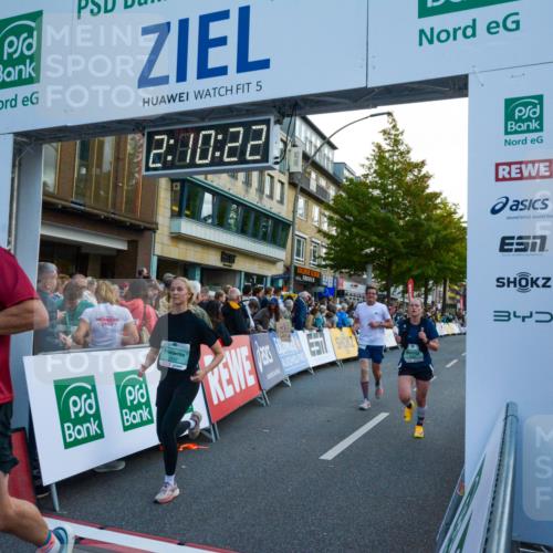 20.09.2026 - PSD Bank Halbmarathon LAZAROV Photography http://msf.ph/oto/10554825 20.09.2026 12:10:21 Ziel 1075, 1076, 1878, 2163, 2826, 3391, 3742, 3897, 4576, 4577 meine-sportfotos.de