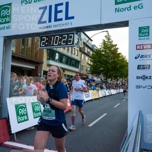 20.09.2026 - PSD Bank Halbmarathon LAZAROV Photography http://msf.ph/oto/10554831 20.09.2026 12:10:22 Ziel 1075, 1076, 1878, 2163, 2826, 3391, 3742, 3897, 4576, 4577 meine-sportfotos.de