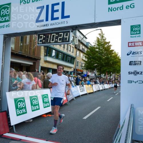 20.09.2026 - PSD Bank Halbmarathon LAZAROV Photography http://msf.ph/oto/10554834 20.09.2026 12:10:23 Ziel 1075, 1076, 1878, 2163, 2826, 3391, 3742, 3897, 4576, 4577 meine-sportfotos.de