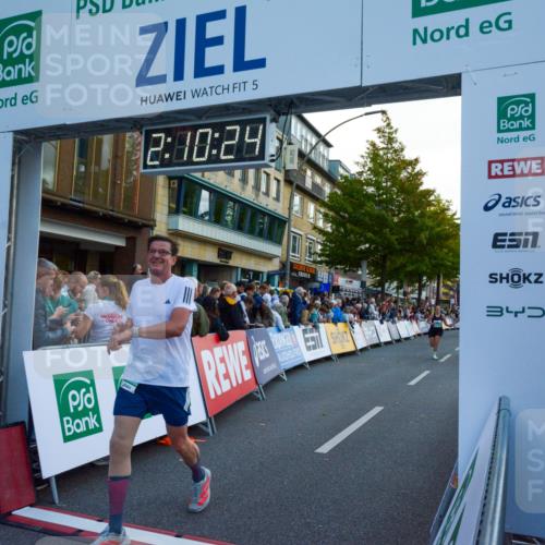 20.09.2026 - PSD Bank Halbmarathon LAZAROV Photography http://msf.ph/oto/10554836 20.09.2026 12:10:23 Ziel 1075, 1076, 1878, 2163, 2826, 3391, 3742, 3897, 4576, 4577 meine-sportfotos.de