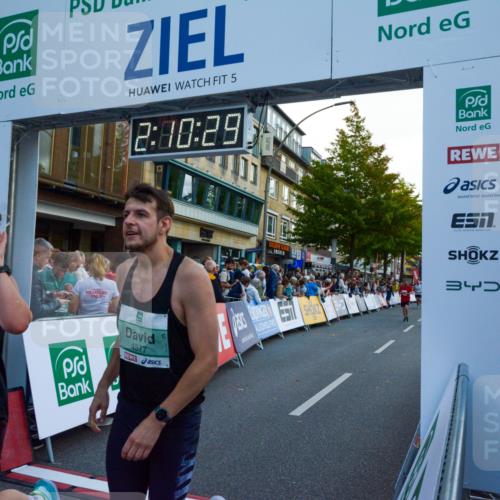20.09.2026 - PSD Bank Halbmarathon LAZAROV Photography http://msf.ph/oto/10554845 20.09.2026 12:10:29 Ziel 1878, 1984, 2767, 2768, 3410, 4316, 4328, 4576, 4577, 4611 meine-sportfotos.de