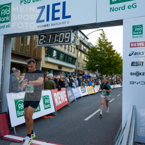 20.09.2026 - PSD Bank Halbmarathon LAZAROV Photography http://msf.ph/oto/10554958 20.09.2026 12:11:09 Ziel 1752, 1756, 2335, 2359, 2602, 2610, 3405, 3752, 4401, 4402 meine-sportfotos.de