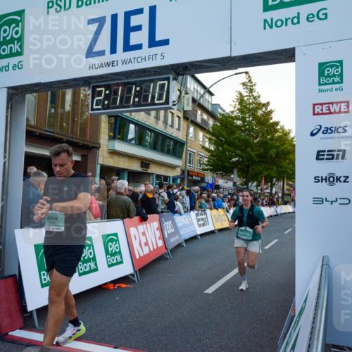 20.09.2026 - PSD Bank Halbmarathon LAZAROV Photography http://msf.ph/oto/10554959 20.09.2026 12:11:09 Ziel 1752, 1756, 2335, 2359, 2602, 2610, 3405, 3752, 4401, 4402 meine-sportfotos.de