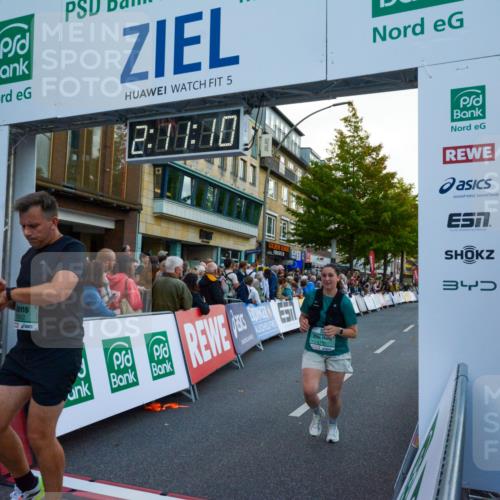 20.09.2026 - PSD Bank Halbmarathon LAZAROV Photography http://msf.ph/oto/10554961 20.09.2026 12:11:09 Ziel 1752, 1756, 2335, 2359, 2602, 2610, 3405, 3752, 4401, 4402 meine-sportfotos.de