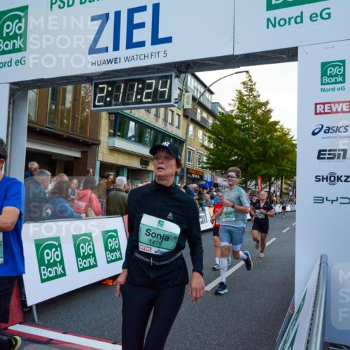 20.09.2026 - PSD Bank Halbmarathon LAZAROV Photography http://msf.ph/oto/10554976 20.09.2026 12:11:24 Ziel 1267, 1478, 2357, 2368, 2475, 2719, 2739, 2893, 3145, 3172, 3261, 3814, 3853, 3854, 4452 meine-sportfotos.de