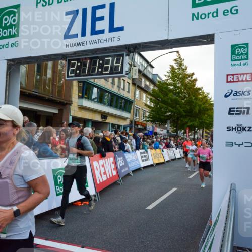 20.09.2026 - PSD Bank Halbmarathon LAZAROV Photography http://msf.ph/oto/10554999 20.09.2026 12:11:34 Ziel 1267, 1579, 2081, 2243, 2368, 2475, 3094, 3172, 3261, 3853, 3854, 4129, 4452 meine-sportfotos.de
