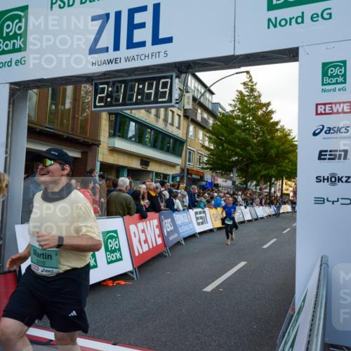 20.09.2026 - PSD Bank Halbmarathon LAZAROV Photography http://msf.ph/oto/10555040 20.09.2026 12:11:49 Ziel 1858, 2081, 3017, 3094, 3210, 4375 meine-sportfotos.de