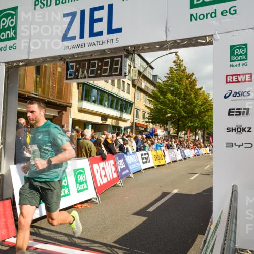 20.09.2026 - PSD Bank Halbmarathon LAZAROV Photography http://msf.ph/oto/10555123 20.09.2026 12:12:32 Ziel 1119, 2129, 2260, 2851, 3711, 4246 meine-sportfotos.de
