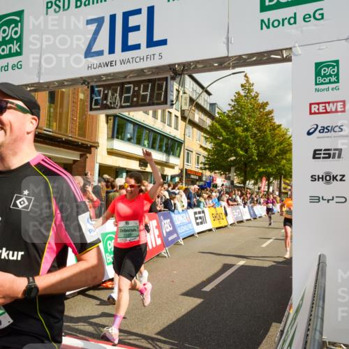 20.09.2026 - PSD Bank Halbmarathon LAZAROV Photography http://msf.ph/oto/10555132 20.09.2026 12:12:41 Ziel 1170, 1171, 2129, 2260, 2428, 2764, 2804, 2851, 3443, 4246, 4384 meine-sportfotos.de