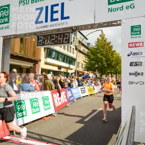20.09.2026 - PSD Bank Halbmarathon LAZAROV Photography http://msf.ph/oto/10555137 20.09.2026 12:12:42 Ziel 1170, 1171, 2129, 2260, 2428, 2764, 2804, 2851, 3443, 4246, 4384 meine-sportfotos.de