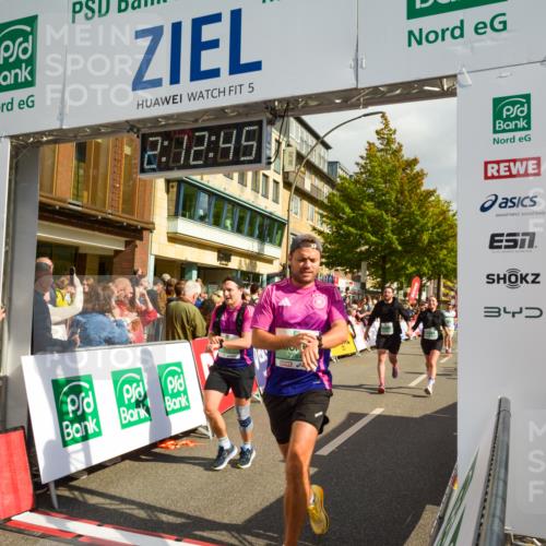 20.09.2026 - PSD Bank Halbmarathon LAZAROV Photography http://msf.ph/oto/10555148 20.09.2026 12:12:45 Ziel 1170, 1171, 1963, 2129, 2260, 2428, 2764, 2804, 2851, 3443, 3587, 4246, 4384 meine-sportfotos.de