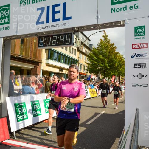 20.09.2026 - PSD Bank Halbmarathon LAZAROV Photography http://msf.ph/oto/10555149 20.09.2026 12:12:45 Ziel 1170, 1171, 1963, 2129, 2260, 2428, 2764, 2804, 2851, 3443, 3587, 4246, 4384 meine-sportfotos.de