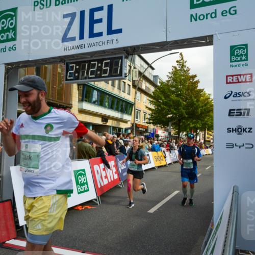 20.09.2026 - PSD Bank Halbmarathon LAZAROV Photography http://msf.ph/oto/10555165 20.09.2026 12:12:50 Ziel 1170, 1171, 1963, 2428, 2764, 2804, 3443, 3587, 4384 meine-sportfotos.de