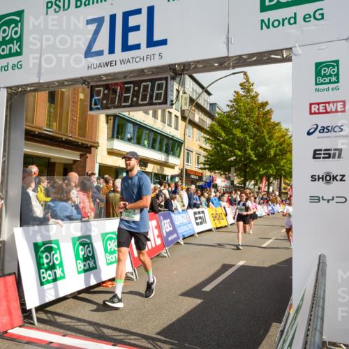 20.09.2026 - PSD Bank Halbmarathon LAZAROV Photography http://msf.ph/oto/10555192 20.09.2026 12:13:07 Ziel 1030, 1045, 1125, 1322, 1341, 1702, 2521, 3970, 3971, 4466, 4668 meine-sportfotos.de