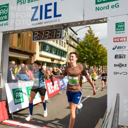 20.09.2026 - PSD Bank Halbmarathon LAZAROV Photography http://msf.ph/oto/10555215 20.09.2026 12:13:12 Ziel 1030, 1125, 1190, 1322, 1341, 2521, 3503, 3970, 3971, 4466, 4668 meine-sportfotos.de